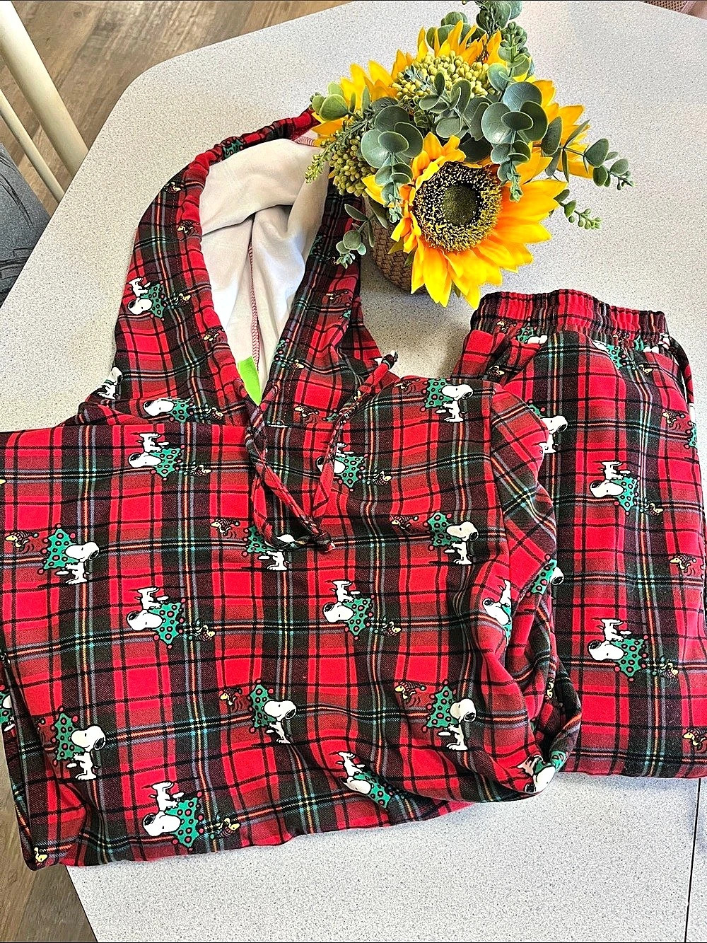 Snoopy !!! Plaid Hoodie and Pants Pajama Set Ladies LG